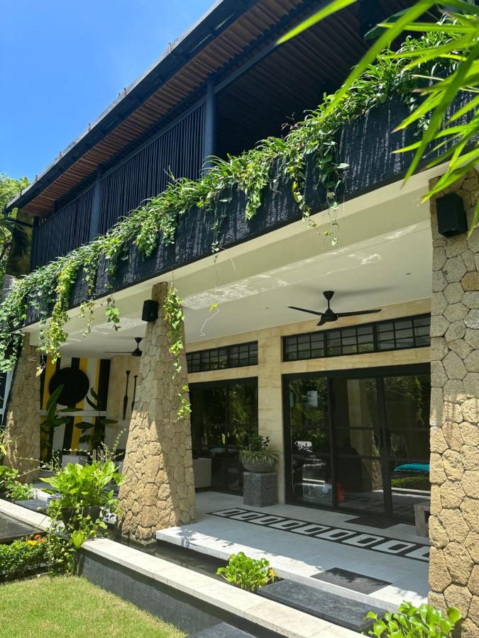 Amanputri Villa Seminyak  Exterior photo